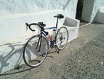 Das Breakaway habe ich vor der Kapelle abgestellt. Dank dem Velo kam ich ins Gespräch mit Tatjana und Karl. 20120218_010.jpg